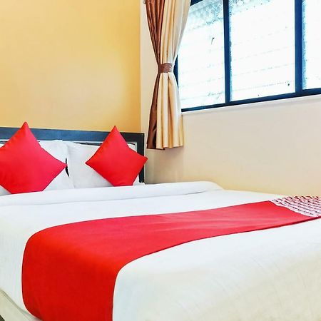 Oyo 29634 Hotel Navalai Pride Ratnāgiri Esterno foto