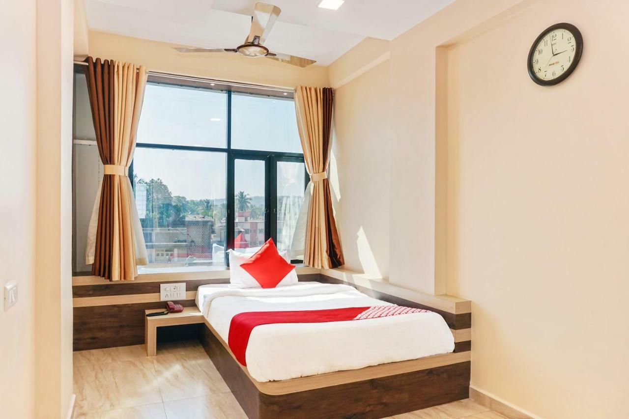 Oyo 29634 Hotel Navalai Pride Ratnāgiri Esterno foto