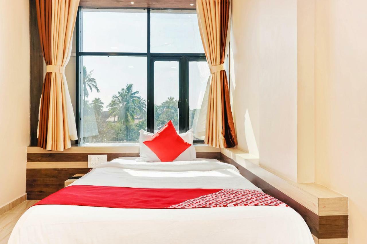 Oyo 29634 Hotel Navalai Pride Ratnāgiri Esterno foto