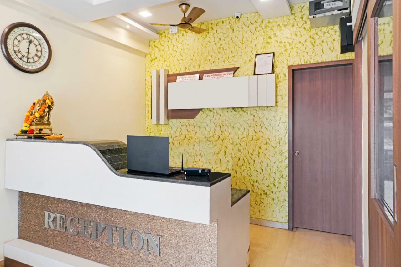 Oyo 29634 Hotel Navalai Pride Ratnāgiri Esterno foto