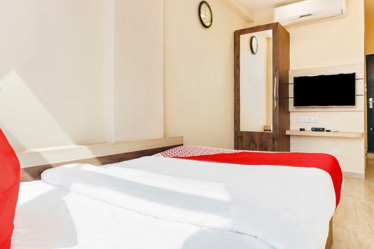 Oyo 29634 Hotel Navalai Pride Ratnāgiri Esterno foto
